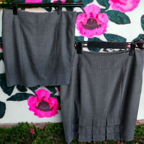 The Limited Ruffled Back Skirt Size 14 - Picture 1 of 5